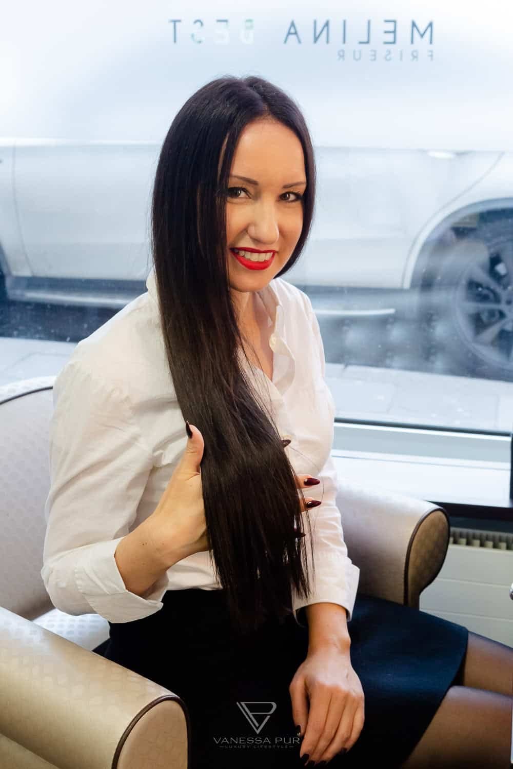 Tape Extensions Experience - Comparison with Bondings - Hair Extension - Extensions - Tapes, Bondings or Clips - Which method is good? How much do hair extensions cost? Where can you get hair extensions done? Who is the best hairdresser? What are the disadvantages of hair extensions